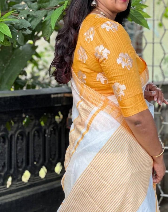 HANDLOOM PLUS Kota Viscose Saree with Temple Weaving Border (5.5m Saree with 1m Blouse Piece)