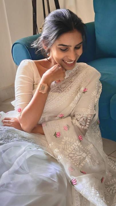 Heavy Pure Organza Saree with Lucknow & Silver Zari Embroidery!