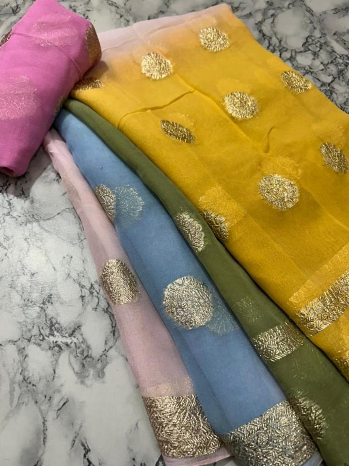 Shaded Georgette Checks Zari Saree with Contrast Blouse
