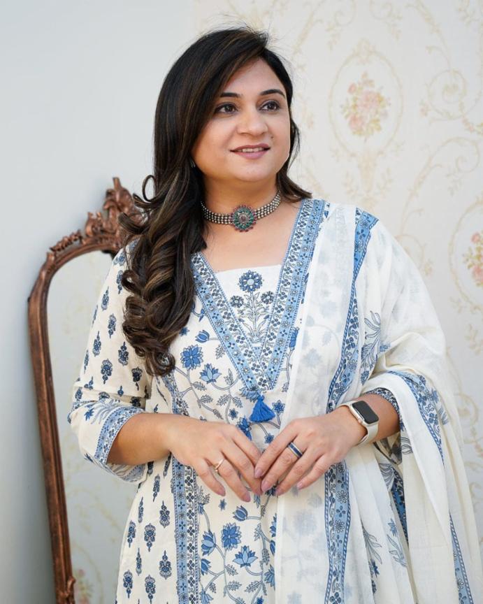 Floral Printed Cotton Blend Kurta Pant Dupatta Set