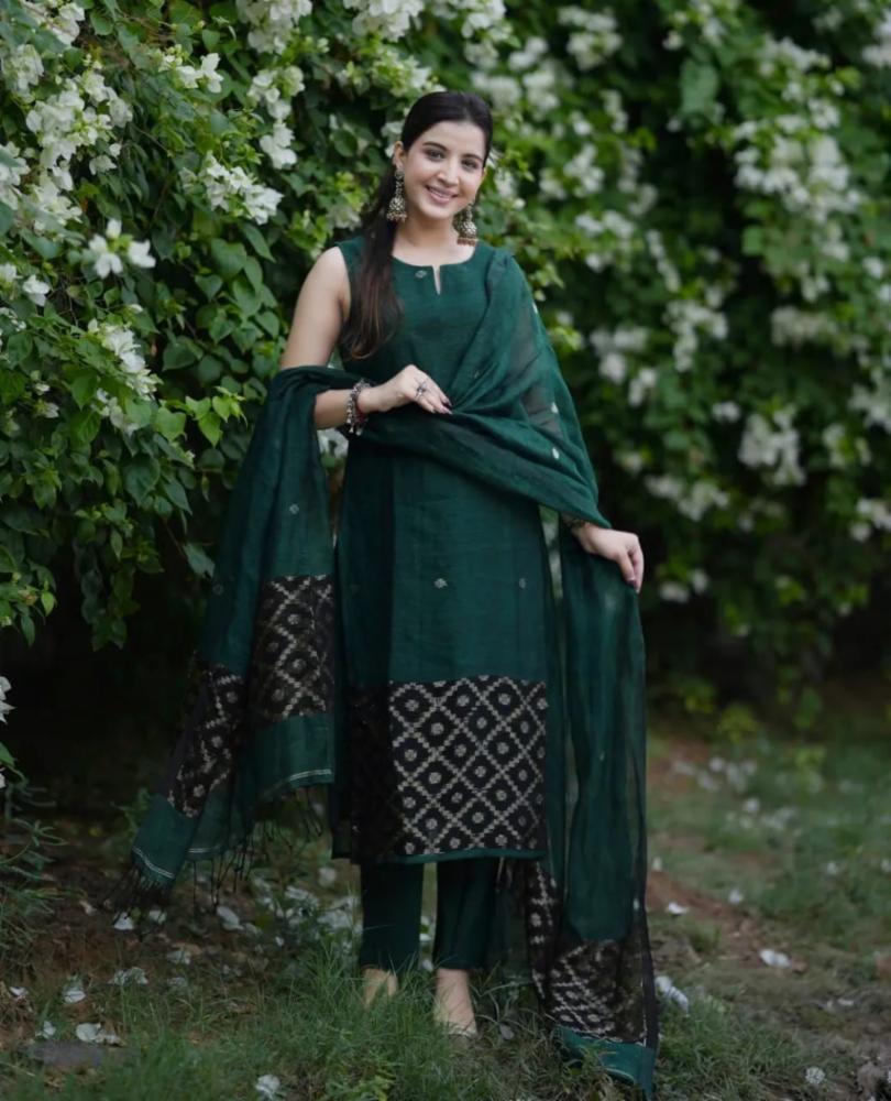 Jamdani Kurti Set with Dupatta and Pants
