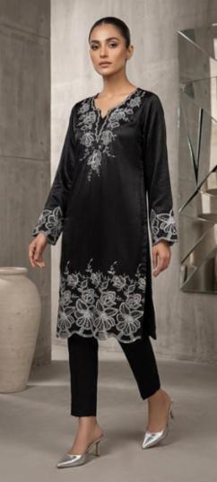 Elegant Black Embroidered Kurti