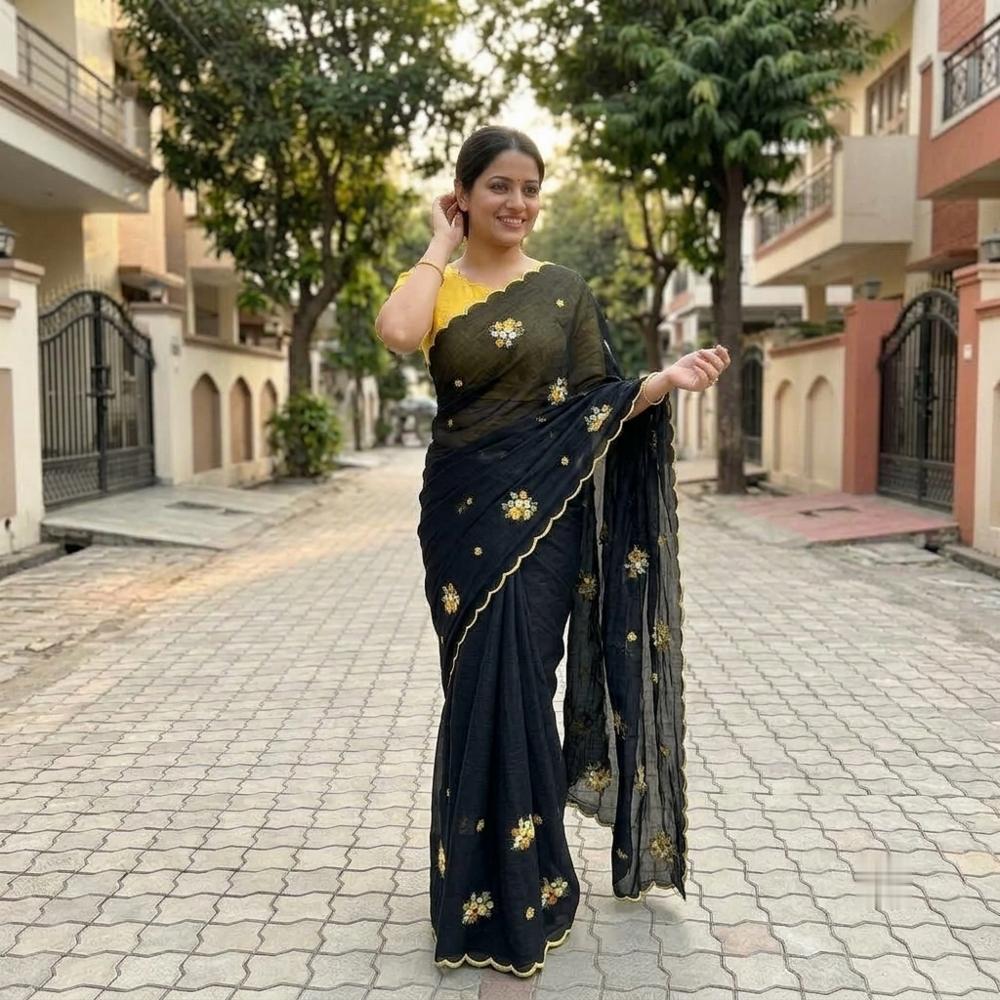 Crunchy Chiffon Embroidered Saree with Arcoo Border