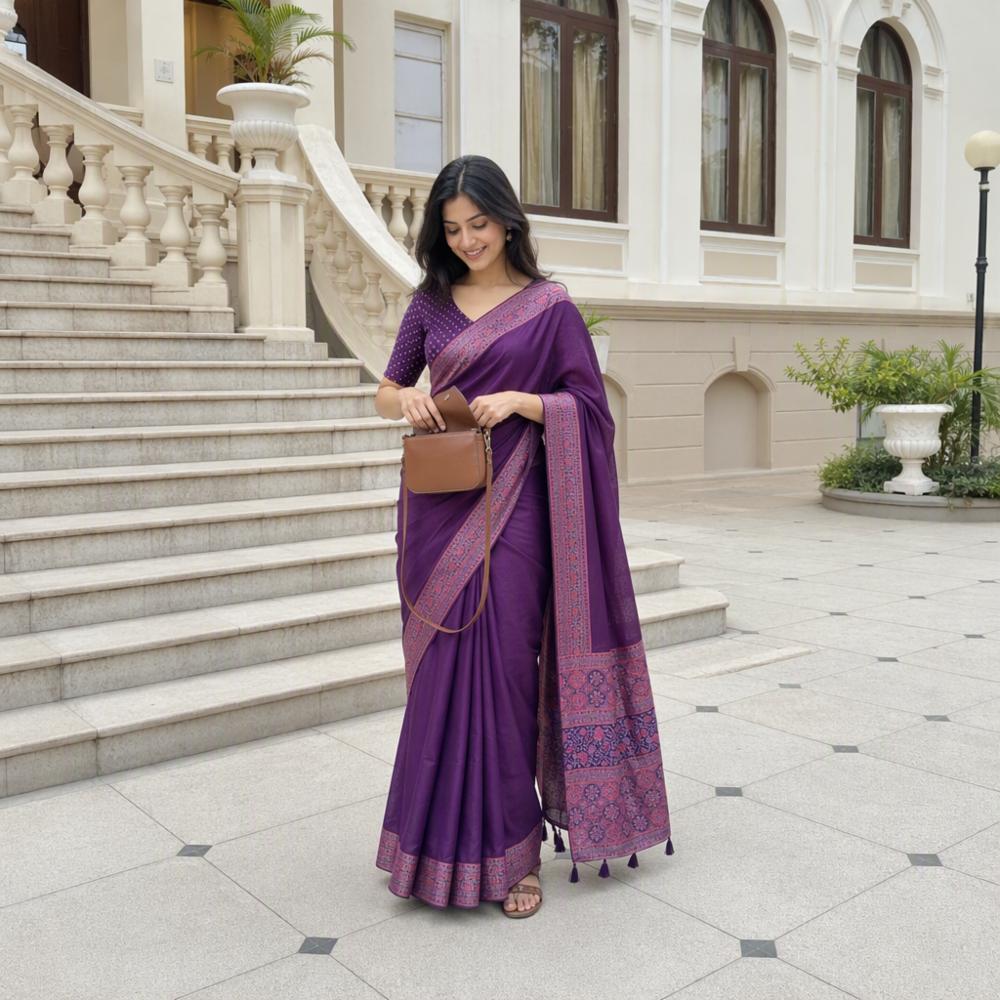 Womenâs Gajji Silk Crepe Saree with Traditional Ajrakh Print