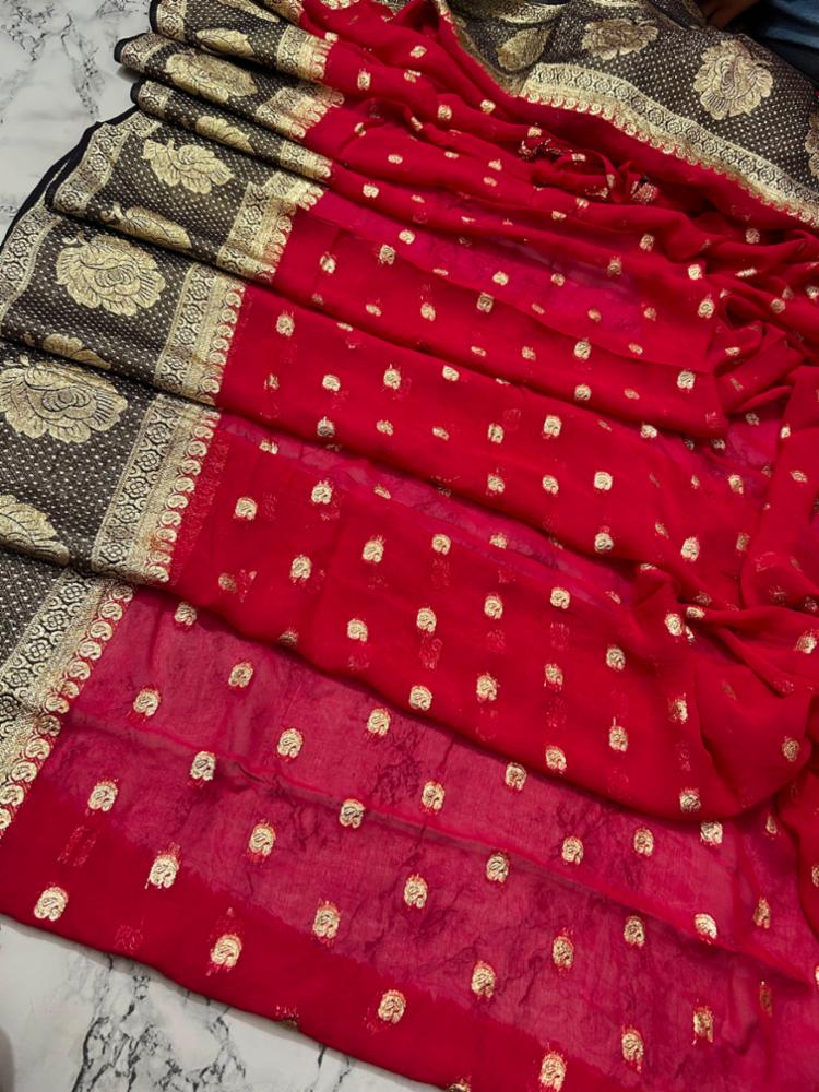 Womenâs Georgette Saree with Zari Pattern & Running Blouse