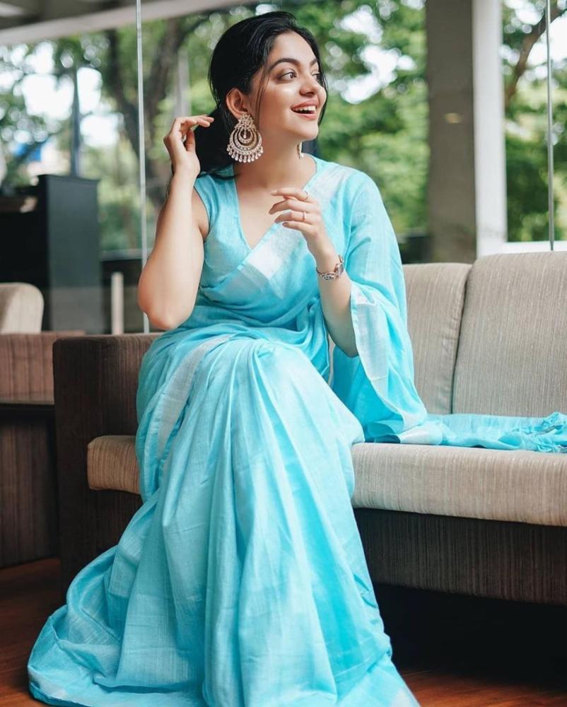 Aqua Blue Cotton linen Saree with Elegant Silver Zari Stripes & Blouse Piece