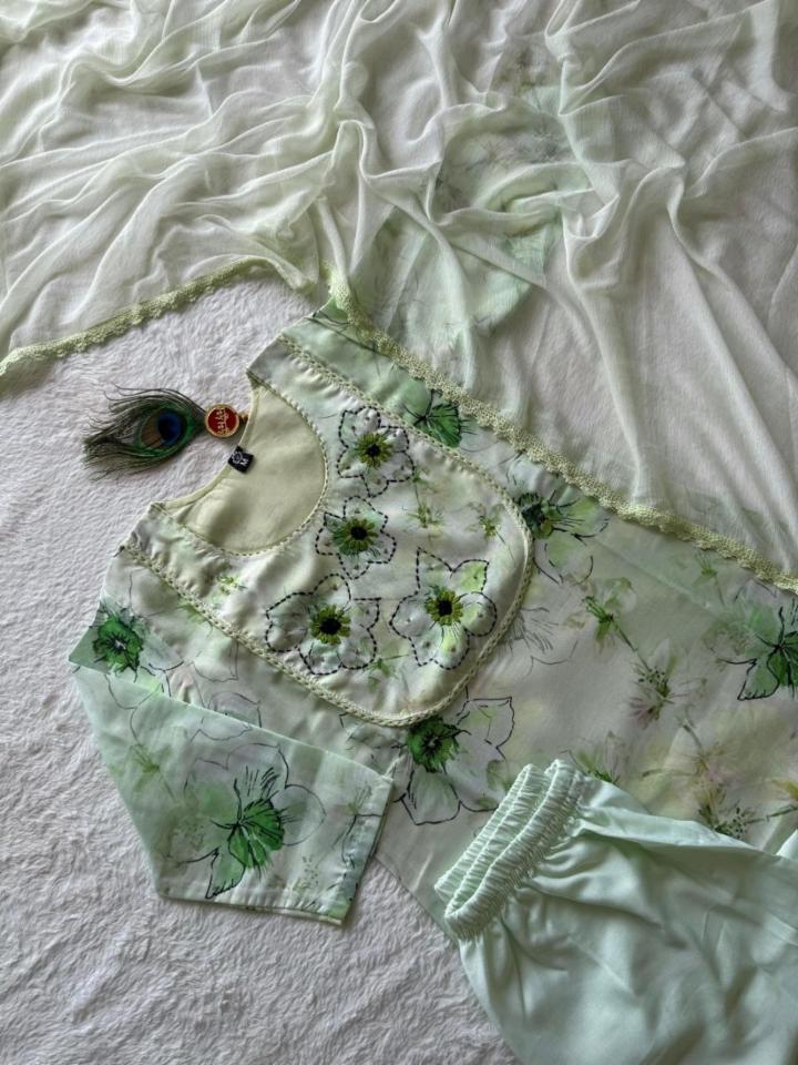 kurti, pent & dupatta set 