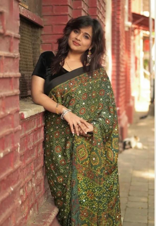 Gajji Silk Saree with Heavy Mirror Work and Blouse Piece!