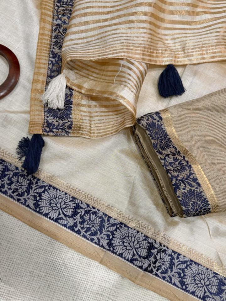 Tusser Cotton Saree with Contrast Thread Border and Running Blouse