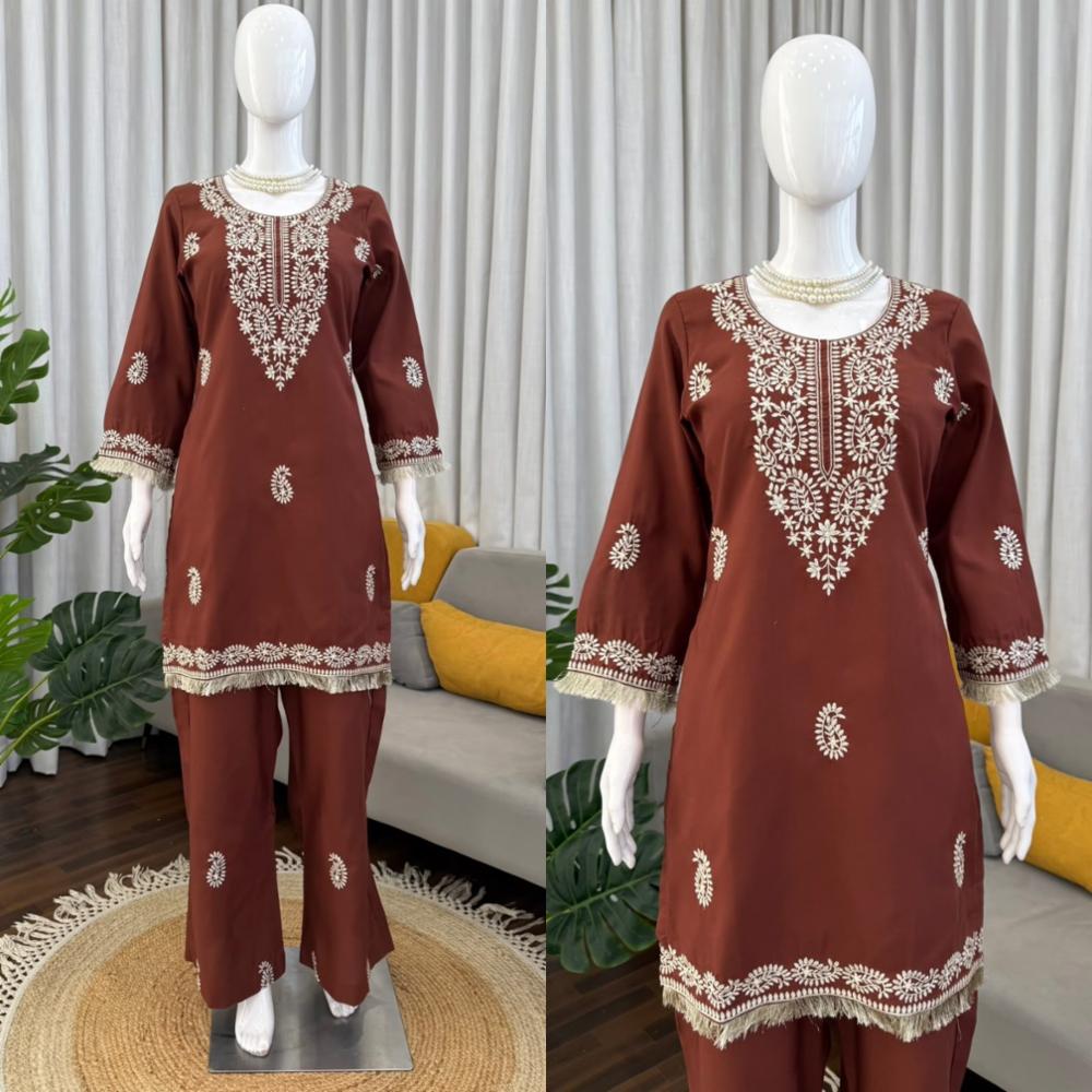 Slub Rayon Kurti and Bell-Bottom Suit Set with Thread Work