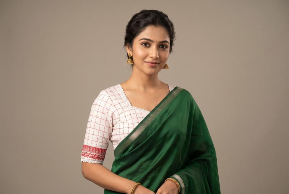 Traditional Red Checked Cotton Saree Blouse