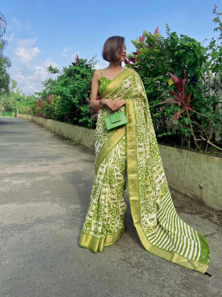Beautiful Dola Silk Self-Jacquard Saree with Golden Weaving Border