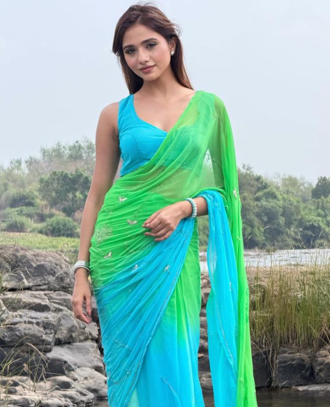 Two Shaded Half Pure Jaal Work Saree with Blouse